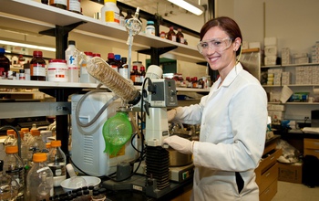 Edith Nagy in lab